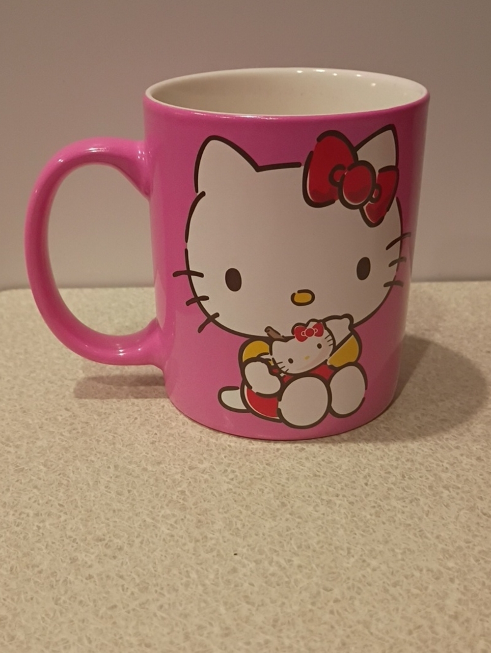 Hello Kitty themed ceramic mug and electric warmer set features a bright Pink - Picture 3 of 6